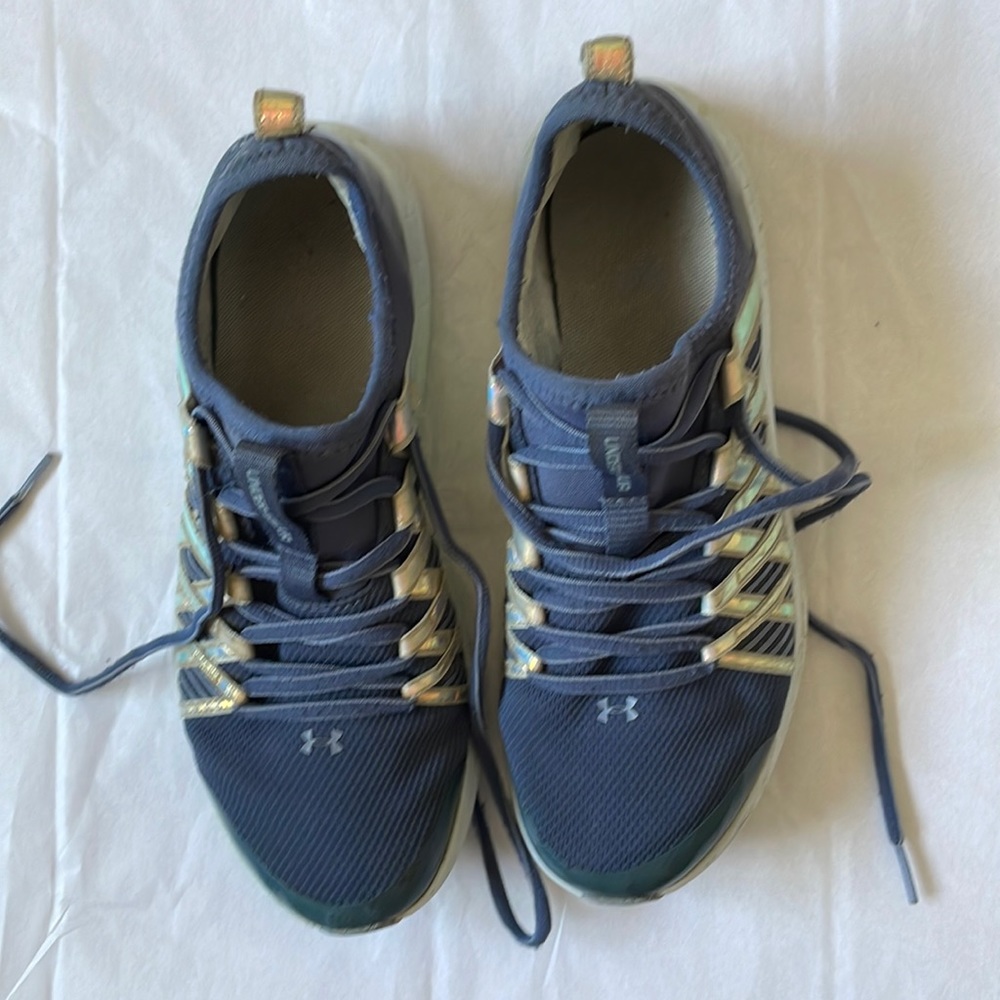 3 /$30 Under Armour Utility Sneaker Running shoes Size 6Y US Youth fit women too